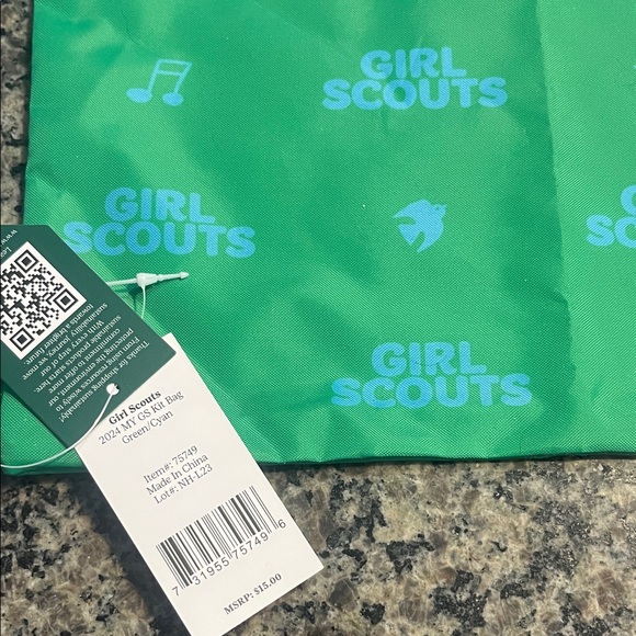 NWT! Girl Scouts Green Cinch Sac - Picture 2 of 2